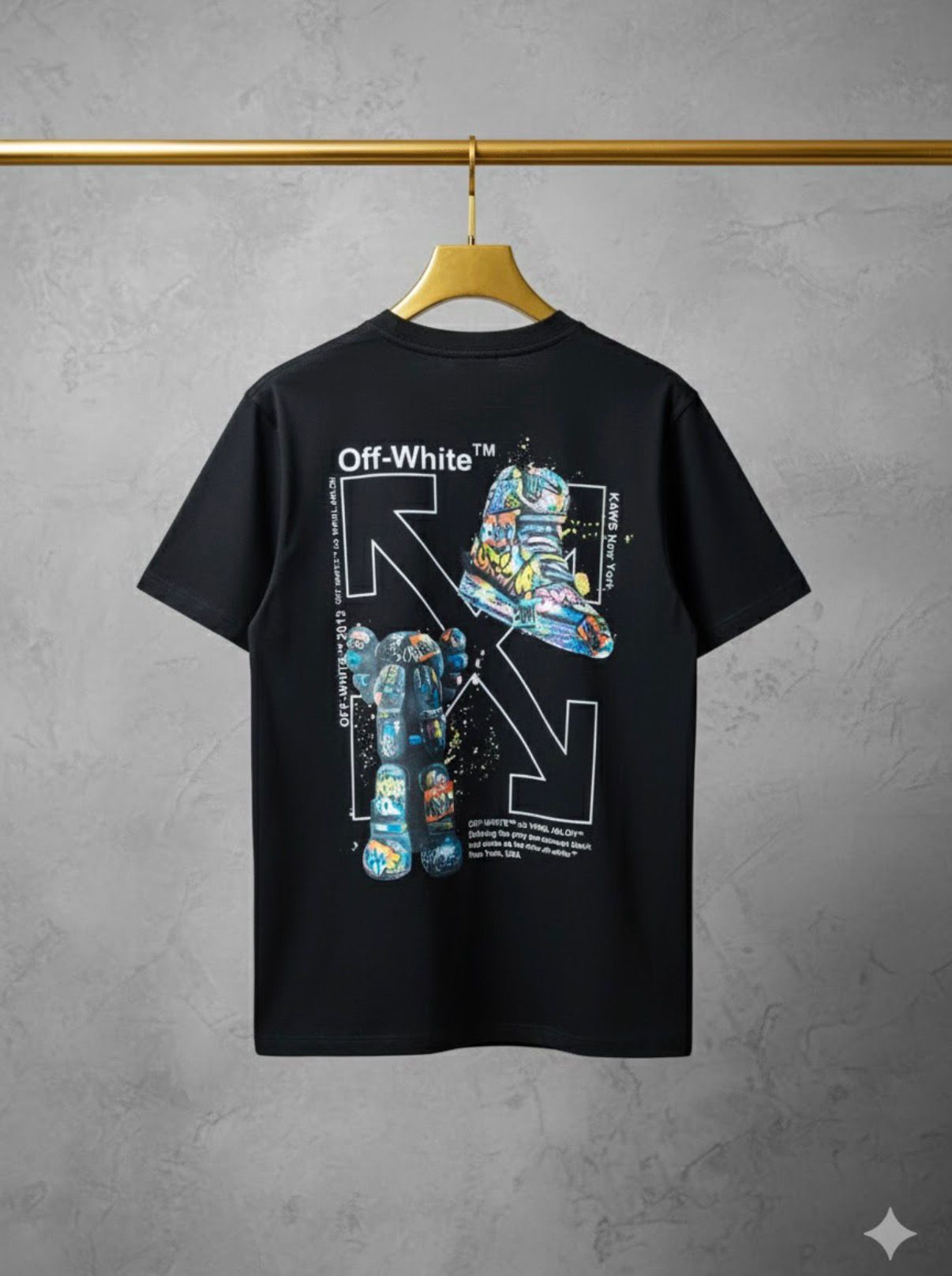 Camiseta Off-White™ x KAWS — Black Street Edition